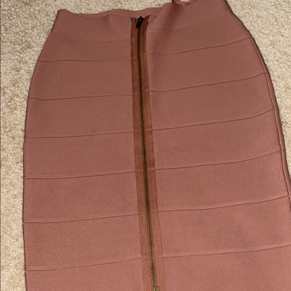 Skirt - Picture 1 of 2